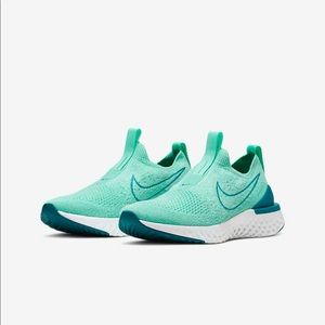 NEW Nike Epic Phantom React Flyknit Hyper Turq